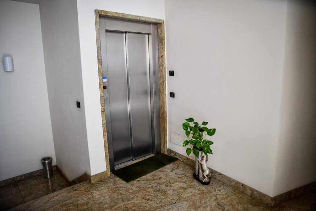 Forever Sunrise: In Centro Apartment Alba (Piedmont)