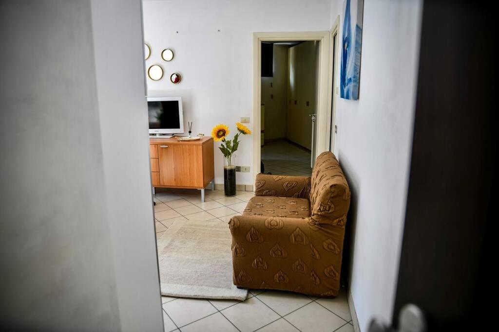 Forever Sunrise: In Centro Apartment
